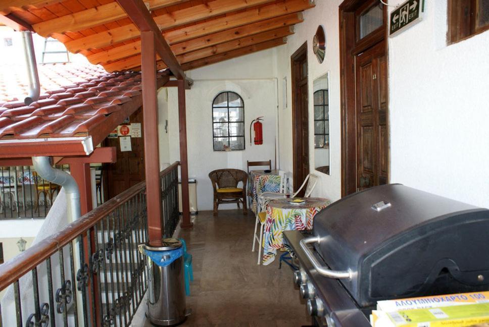 Hotel Agni -Enoikiazomena Diamerizmata Kallithea  エクステリア 写真