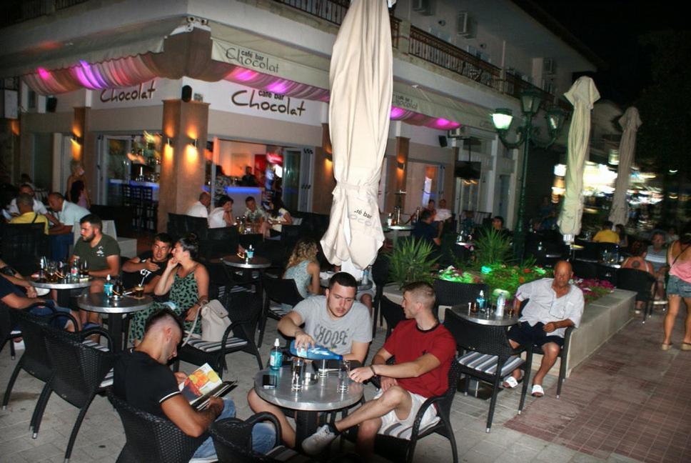 Hotel Agni -Enoikiazomena Diamerizmata Kallithea  エクステリア 写真
