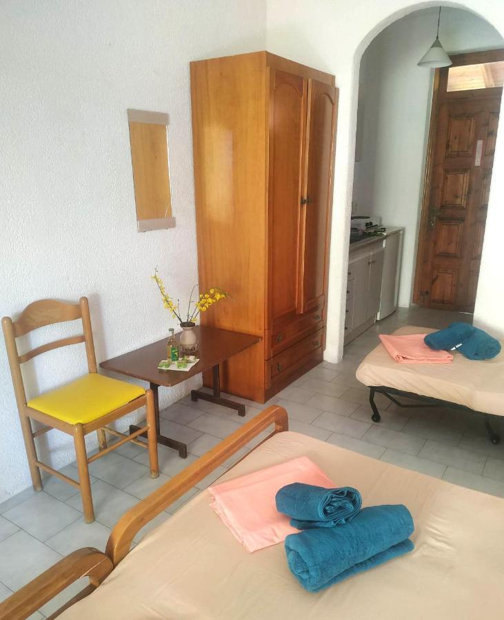 Hotel Agni -Enoikiazomena Diamerizmata Kallithea  エクステリア 写真