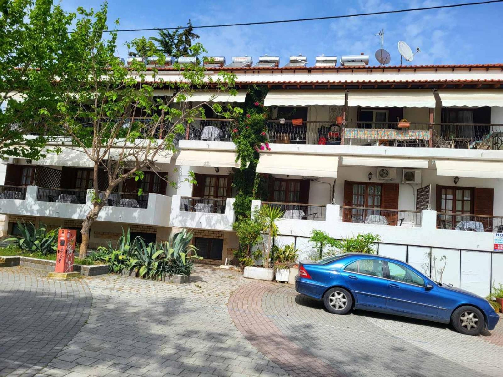 Hotel Agni -Enoikiazomena Diamerizmata Kallithea  エクステリア 写真