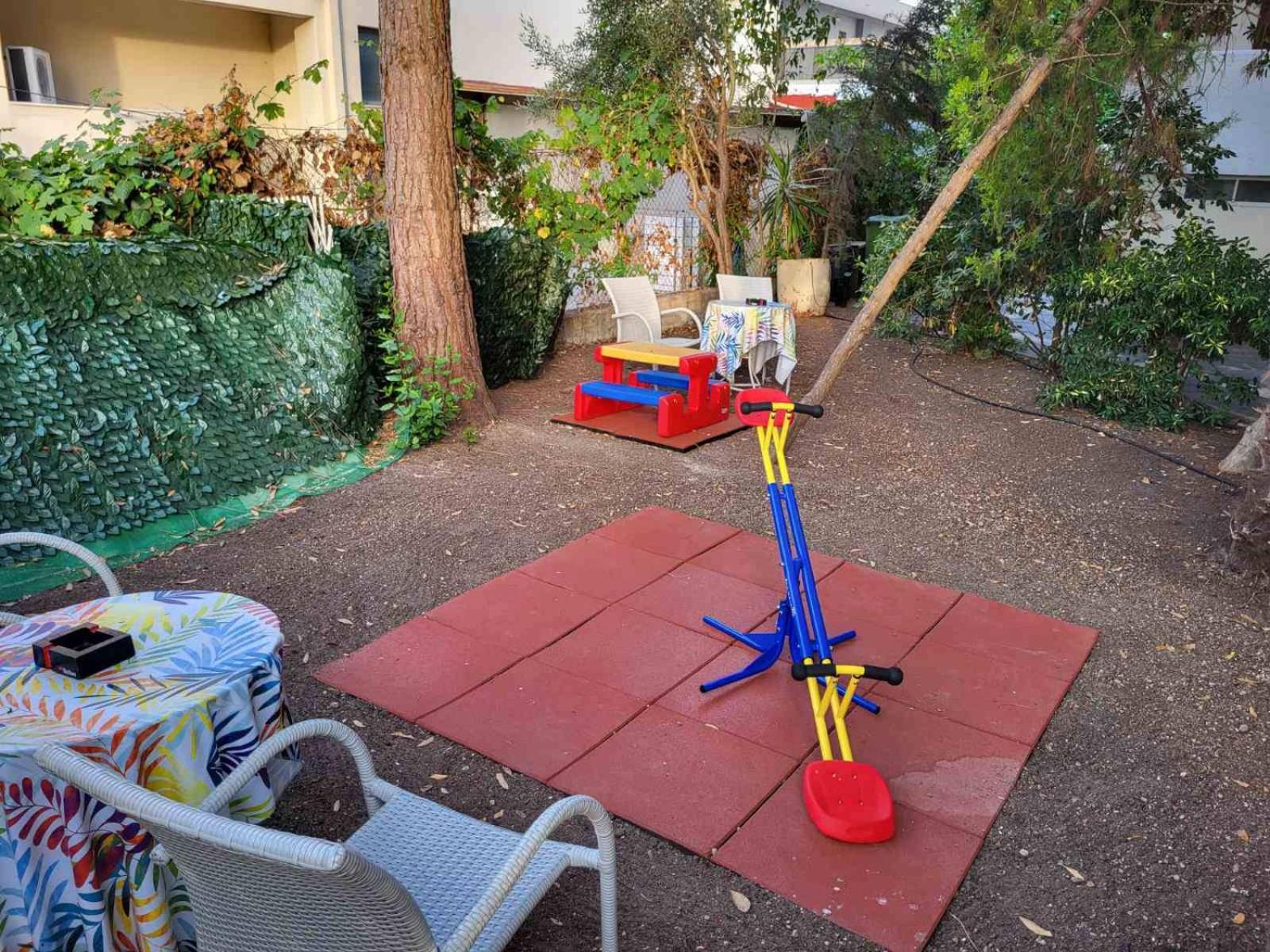 Hotel Agni -Enoikiazomena Diamerizmata Kallithea  エクステリア 写真